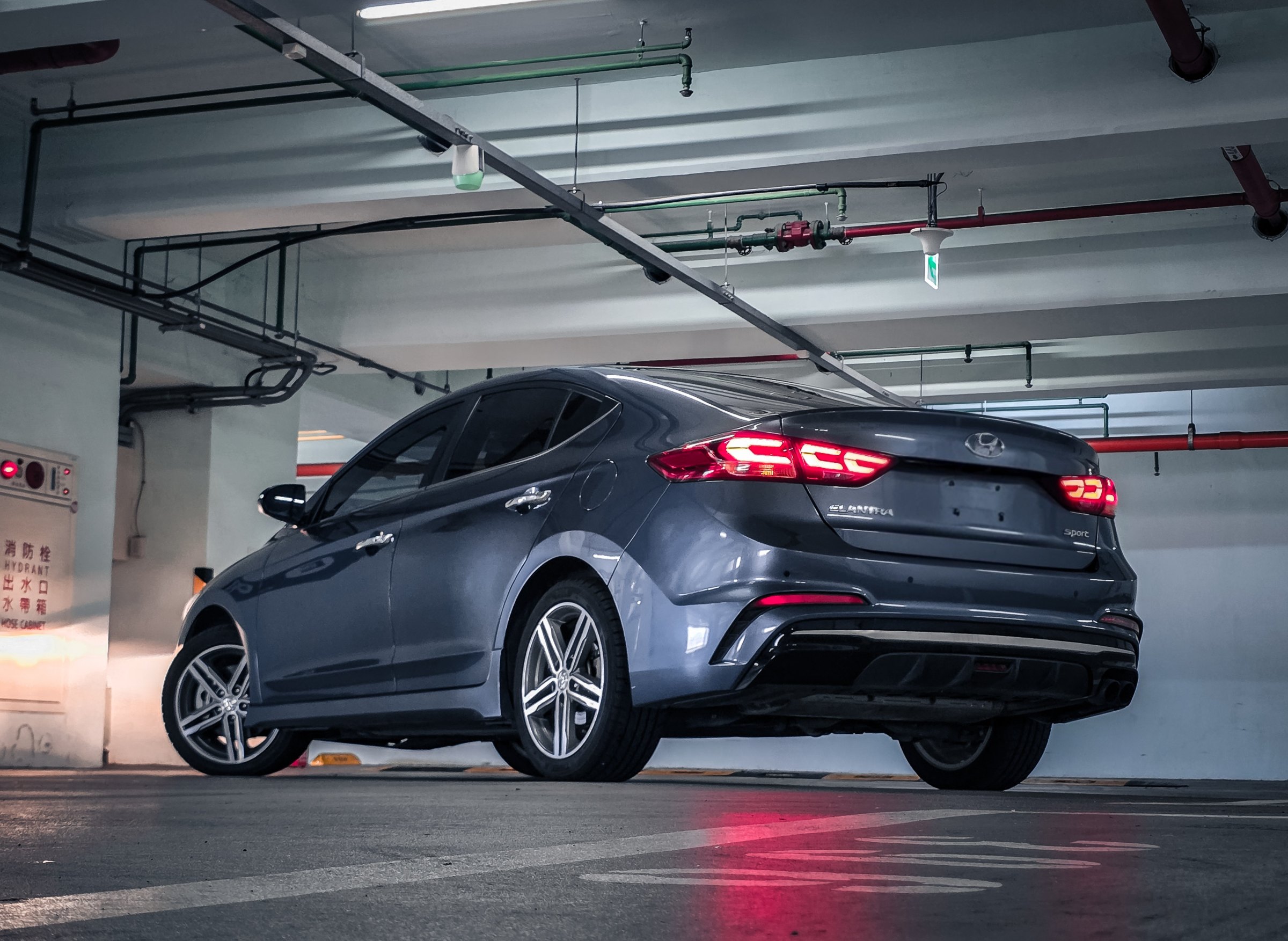 2018 Hyundai Elantra 照片 2