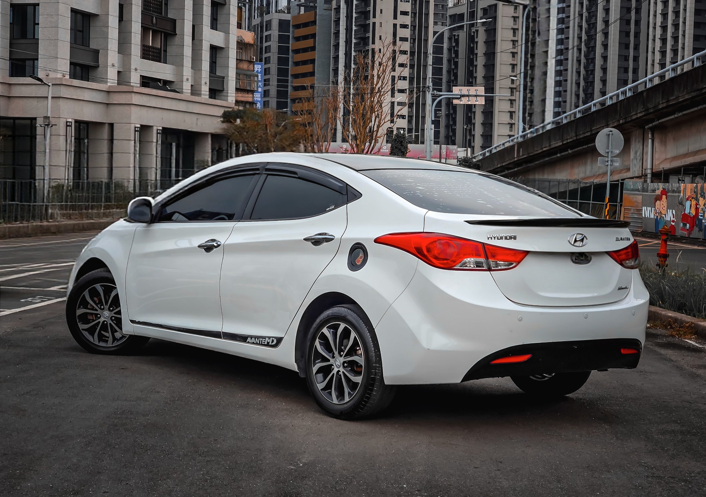 2014 Hyundai Elantra 黑潮特仕版 照片 2